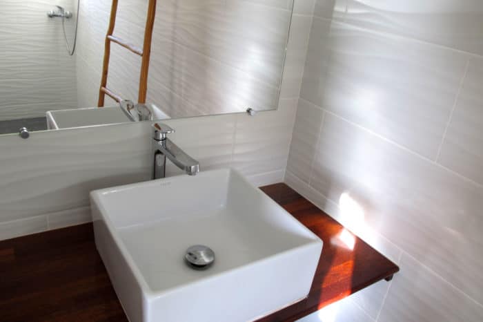 Salle de bain avec douche Italienne du Bungalow Anuhe