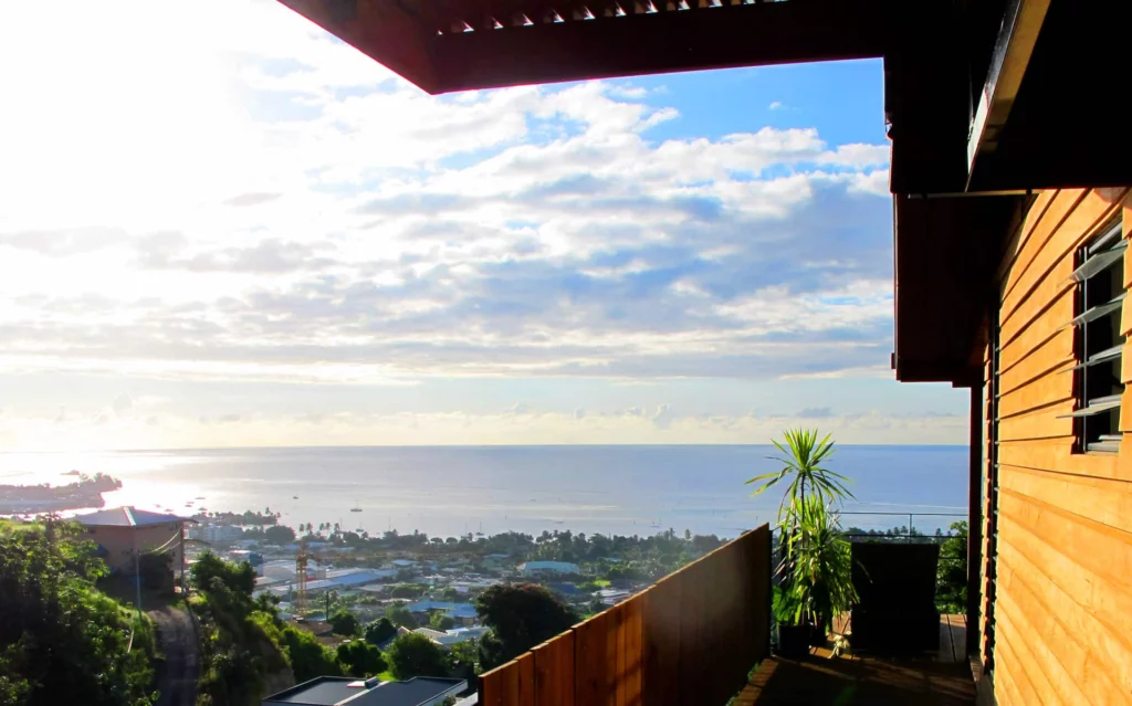 Terrace of the Anuhe bungalow facing the ocean
