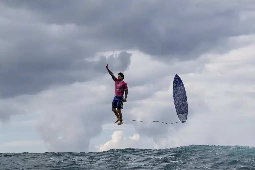 Photo de surf : surfeur olympique Gabriel Medina