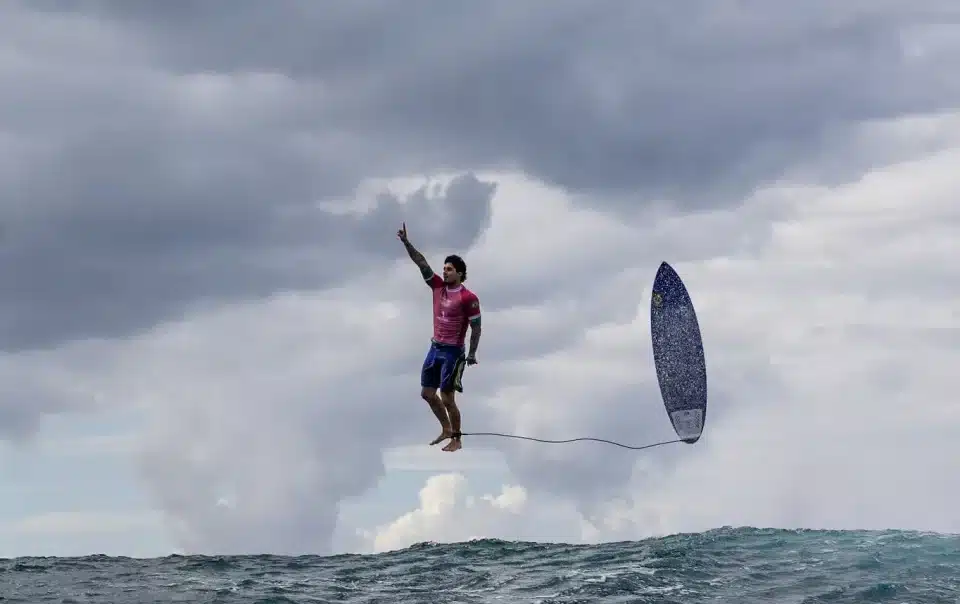 Photo de surf : surfeur olympique Gabriel Medina