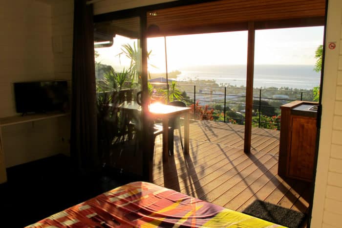 kahaia bungalow room with ocean view