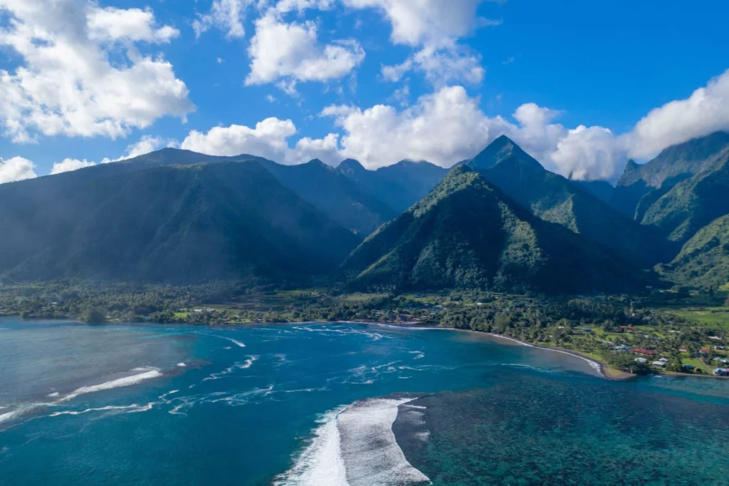 Mountain and sea landscapes in Tahiti seen from above