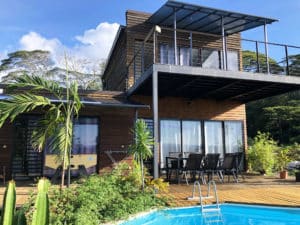 villa bounty lodge piscine et terrasse balcon