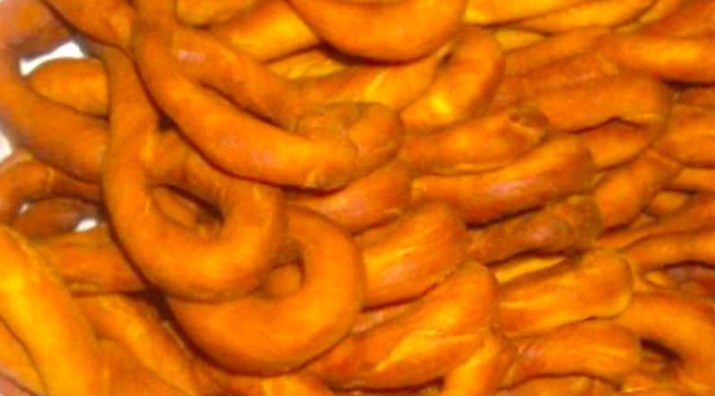 "firi firi" are Tahitian donuts