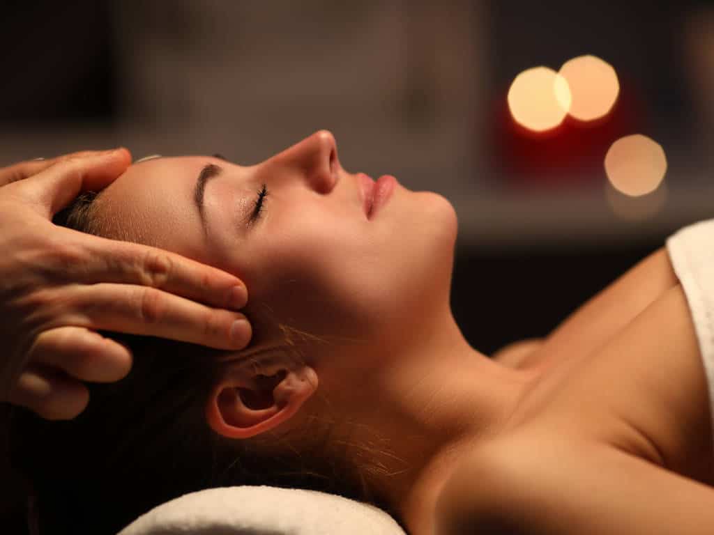 Massage bien-être : 1 à plusieurs séances de massage au choix avec ou sans gommage du corps au sable blanc de Bora Bora