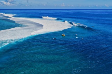 teahupoo surf spot in tahiti